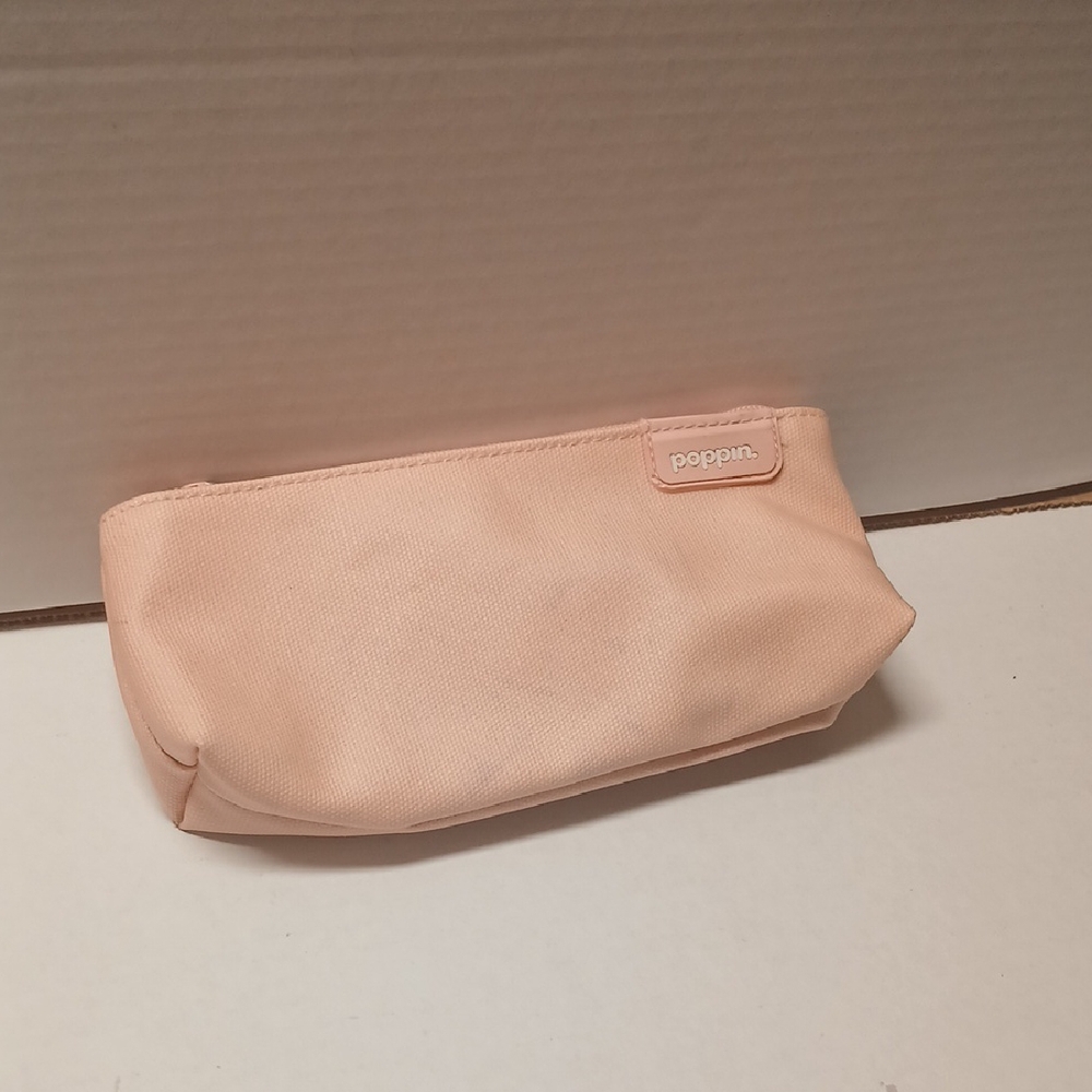 Poppin pencil case with 25 number 2 pencils included